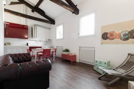 Red Appartamento Immerso Tra Le Mura Bolognesi 外观 照片